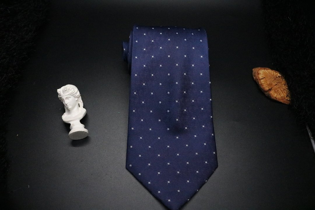 深夜蓝小方块真丝领带/绅士商务男正装necktie - 领带/领带夹 - 丝．绢 蓝色