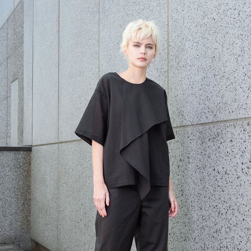 线形垂褶泡泡纱上衣 - 女装上衣 - 棉．麻 黑色