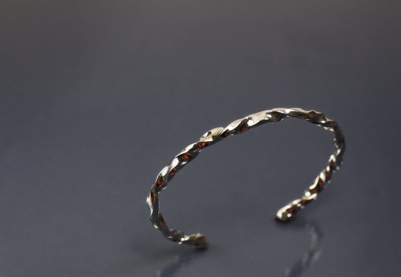 线条系列-正反扭转开口925银手环 - 手链/手环 - 纯银 绿色