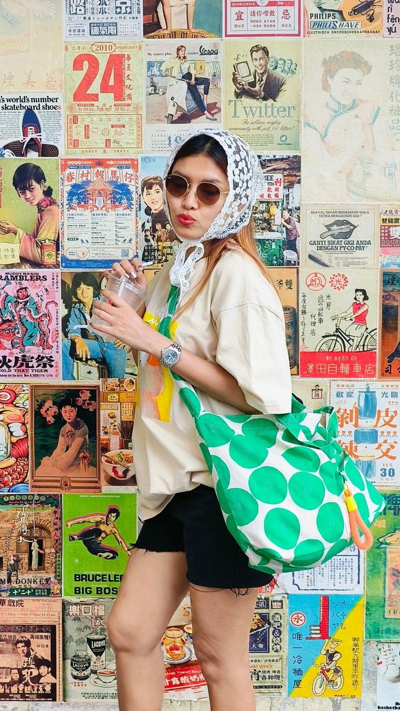 绿色圆点日式斜挎包和免费钥匙扣 - 侧背包/斜挎包 - 棉．麻 绿色