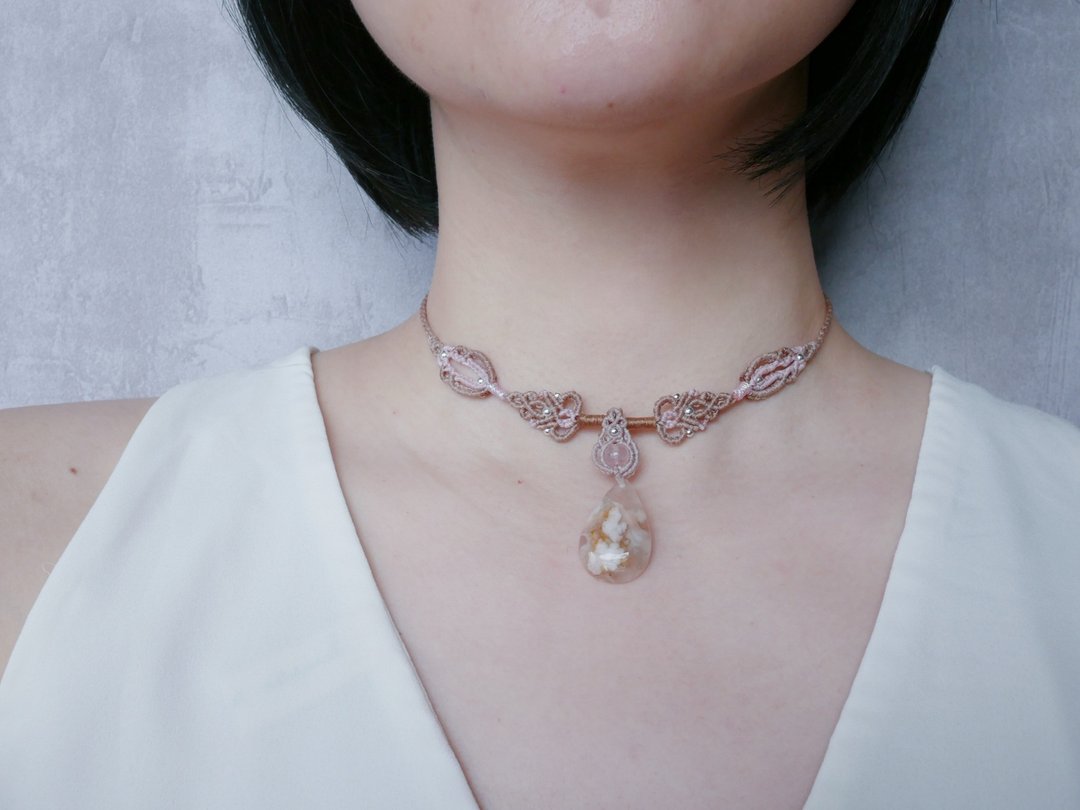 N43/FW23~樱花玛瑙 l 蜡线 l 手工编织 l 项链 - 项链 - 半宝石 蓝色