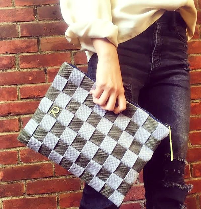 Check Bag/织带格纹手拿包附细绳侧背带款/浅灰x墨绿格/接单订制 - 手拿包 - 棉．麻 绿色