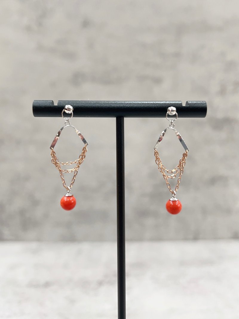 天然珊瑚耳环 沙丁 5.5mm圆珠 18K K750 意大利双色K金 - 耳环/耳夹 - 宝石 