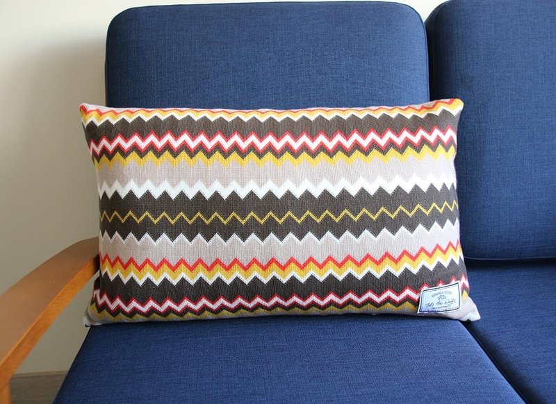 针织抱枕 情迷哈瓦那-长方款 (含枕芯) - 枕头/抱枕 - 其他材质 金色