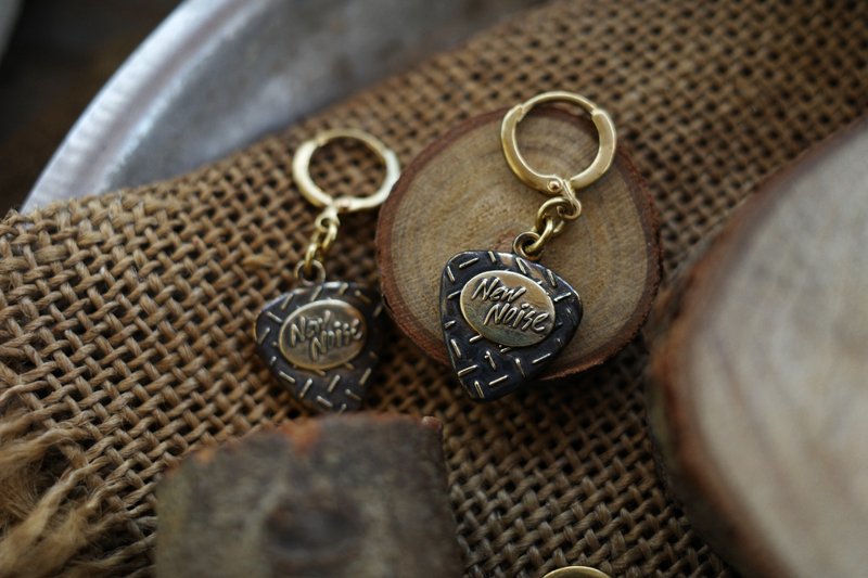 音箱质感PICK耳环 - 耳环/耳夹 - 铜/黄铜 金色