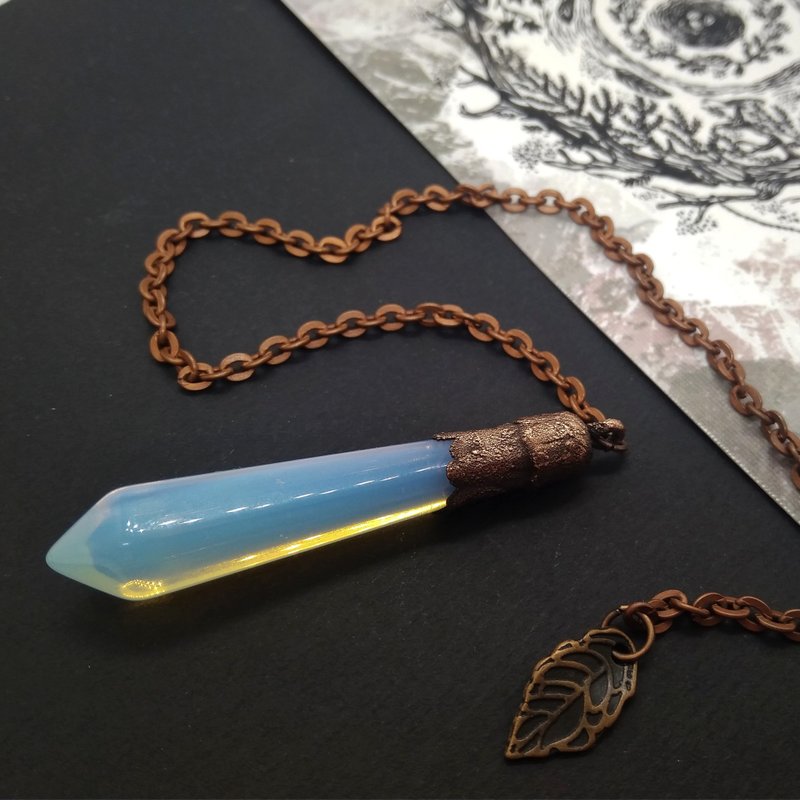 Opalite crystal pendulum / Opalite pendulum necklace / Pendulum crystal point - 项链 - 宝石 多色