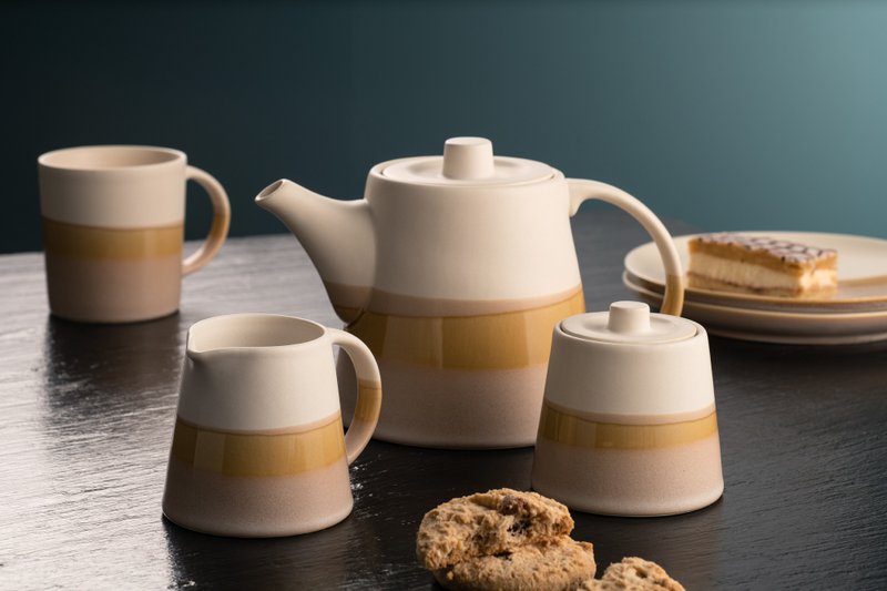 【惜福微瑕品6折】爱尔兰Belleek Living 藏红花 陶瓷茶壶+糖奶罐 - 茶具/茶杯 - 瓷 粉红色