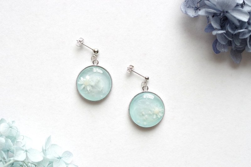 树脂艺术圆形耳针，雨季晴天 - 耳环/耳夹 - 树脂 蓝色