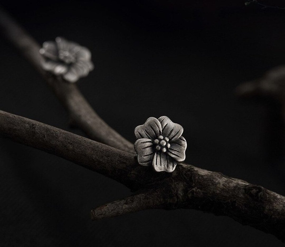 Real S 925 Sterling Silver Handmade Women Retro Plum Flower Studs Earrings - 耳环/耳夹 - 纯银 银色