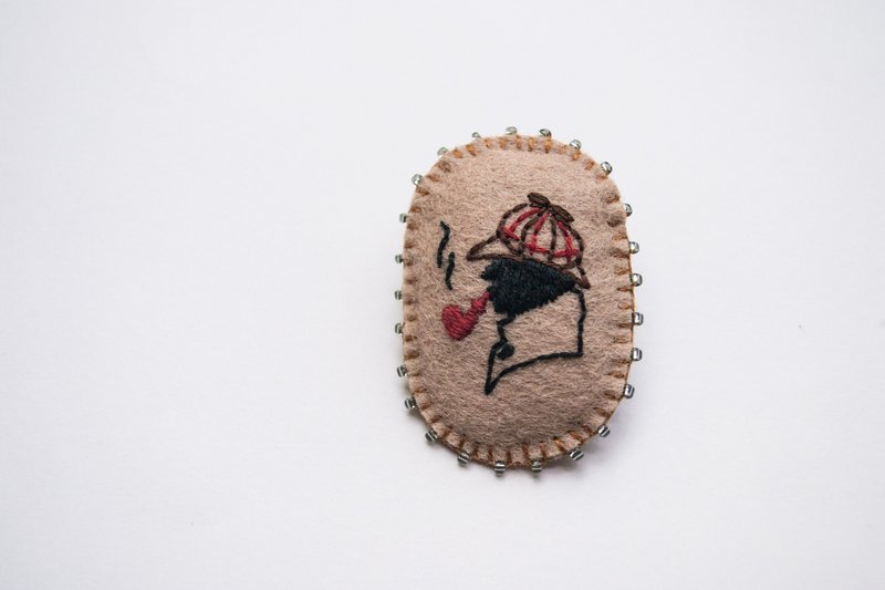 福尔摩斯 Sherlock Holmes hand embroidery brooch - 胸针 - 其他材质 卡其色