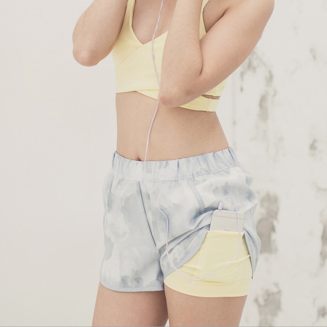 Buzz Runner Shorts - Cloud - 女装长裤 - 聚酯纤维 多色