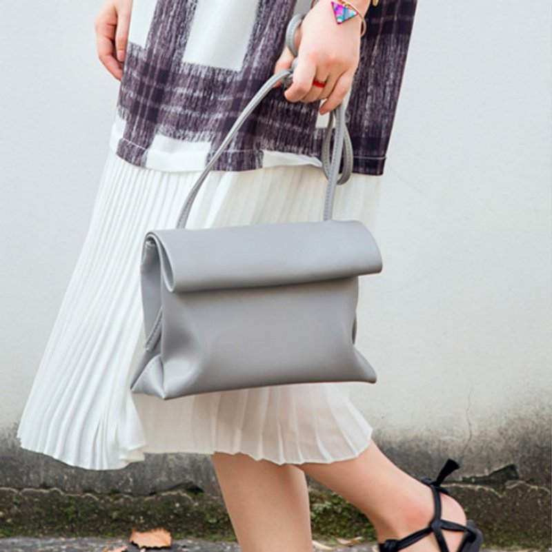 灰色|磁铁搭扣小方包 极简手作肩背包斜背包 牛皮真皮斜挎单肩包 - 侧背包/斜挎包 - 真皮 银色