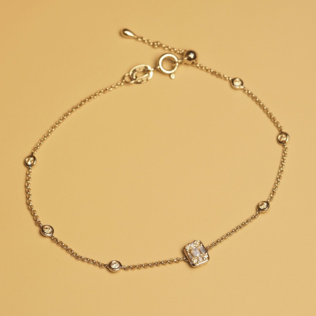 18K金长方形钻石配边框钻石手链18K Gold Baguette Diamond with - 手链/手环 - 贵金属 