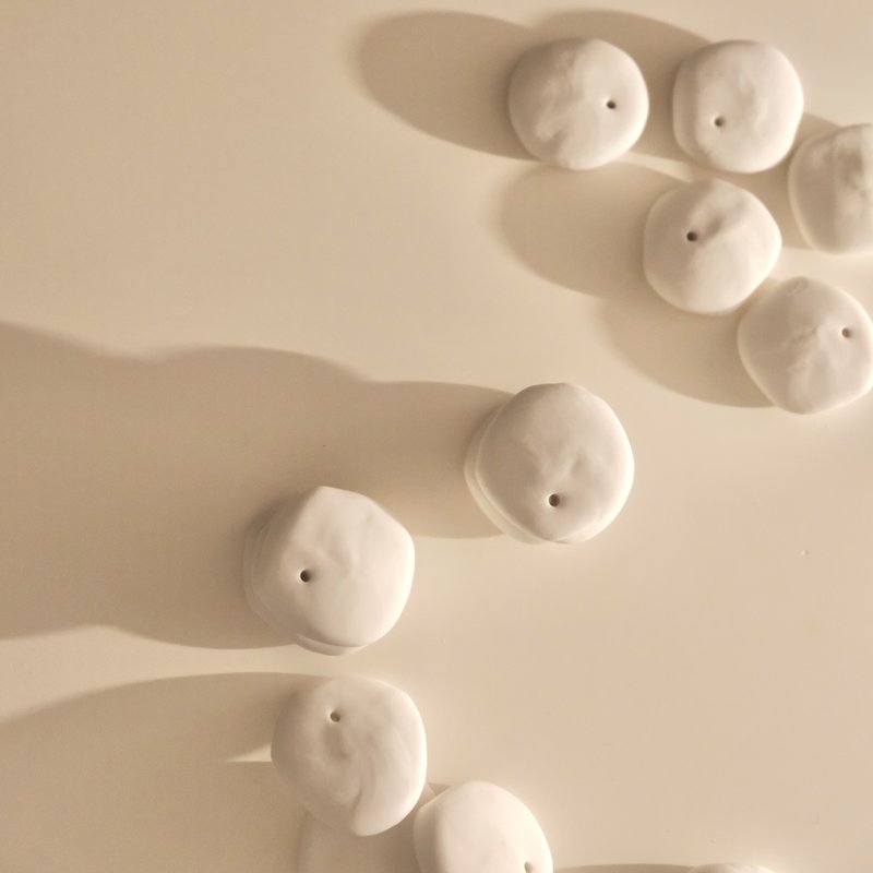 澐石系列 不规则鹅卵石形防摔烂陶瓷线香座  (香孔适合3mm以内线) - 摆饰 - 陶 