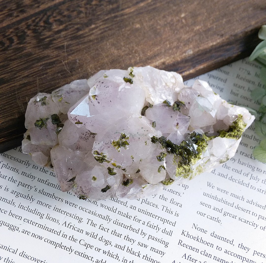 Quartz with lnclusions 绿帘石共生矿 花园水晶 天然矿石 原矿 - 摆饰 - 其他材质 