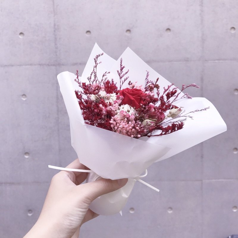 小资花束-红色系列(含礼盒包装) / Bouqurt / 永生花小花束 / 情人节手作花束 / flower - 植栽/盆栽 - 纸 红色