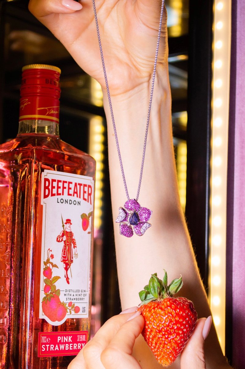 18K 白金红宝石、蓝宝石与钻石花朵坠饰项链 - 项链 - 贵金属 红色