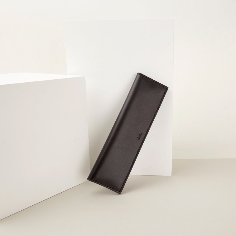 DA16 Pen Sleeve – Black (Minimal Design Stationery) - 笔筒/笔座 - 真皮 黑色