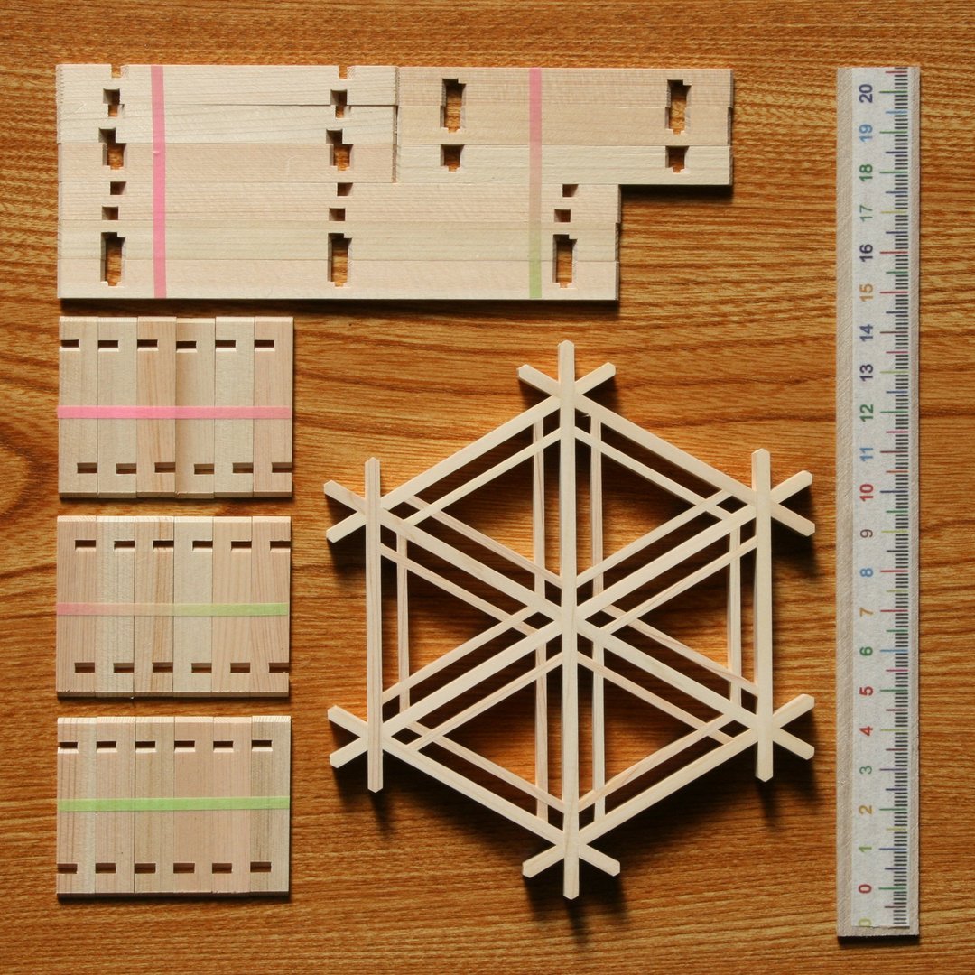 Japan Kumiko assembly kit Gomagara pattern L size Traditional crafts - 杯垫 - 木头 咖啡色