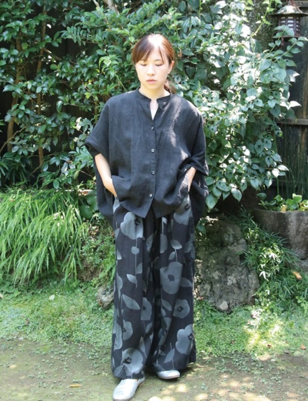 花朵印花宽裤（黑） - 女装长裤 - 棉．麻 
