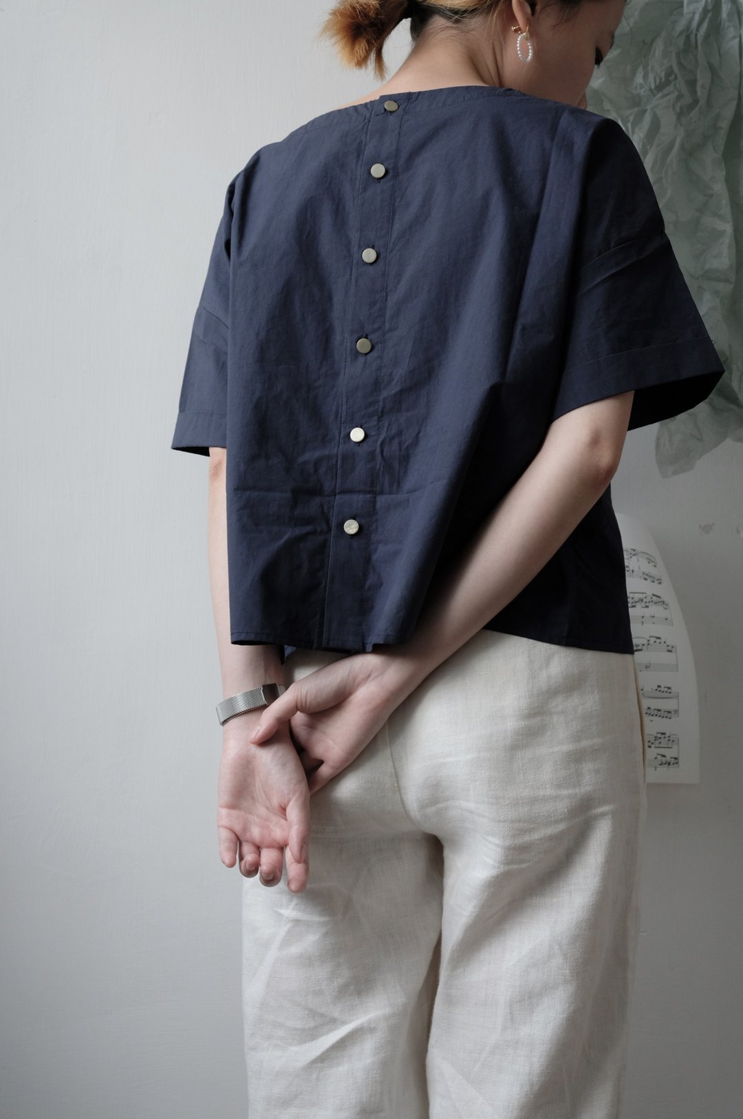 cotton top NAVY 藏青蓝拼绿扣后开襟宽松上衣 - 女装上衣 - 棉．麻 蓝色