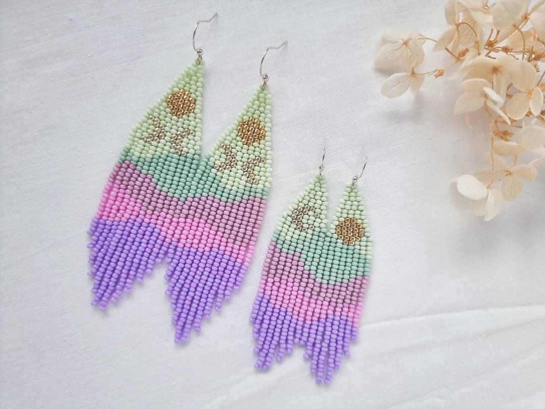 Mismatched earrings - sun earrings - moon earrings - seed bead earrings - 耳环/耳夹 - 玻璃 多色