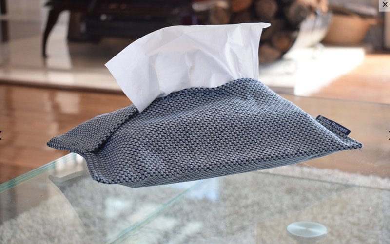 喜之助绀屋 篮染纸巾套 (白霞) - 纸巾盒 - 棉．麻 蓝色