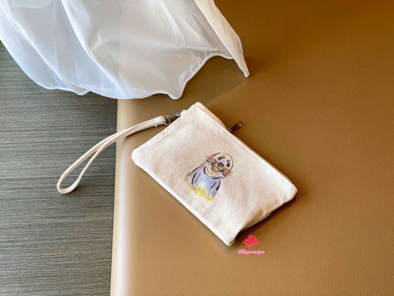 【圣诞礼盒】海豹Momento帆布拉链挂袋 - 手提包/手提袋 - 棉．麻 卡其色