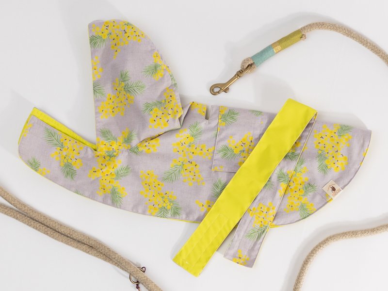 【现货】粉紫花束+黄色防水布,毛孩斗蓬雨衣,双面可穿 - 衣/帽 - 棉．麻 黄色