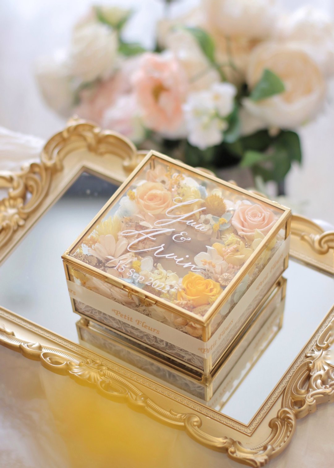 【结婚礼物】定制化 结婚对戒盒 求婚 烫金 不凋花盒 永生花盒 - 摆饰 - 其他材质 红色