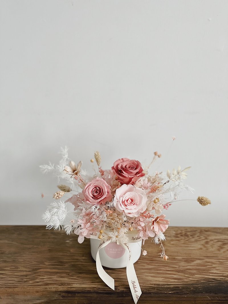 【永生玫瑰花盆花】• 情人节礼物/生日礼物/永生花/永生玫瑰花 - 干燥花/捧花 - 植物．花 粉红色