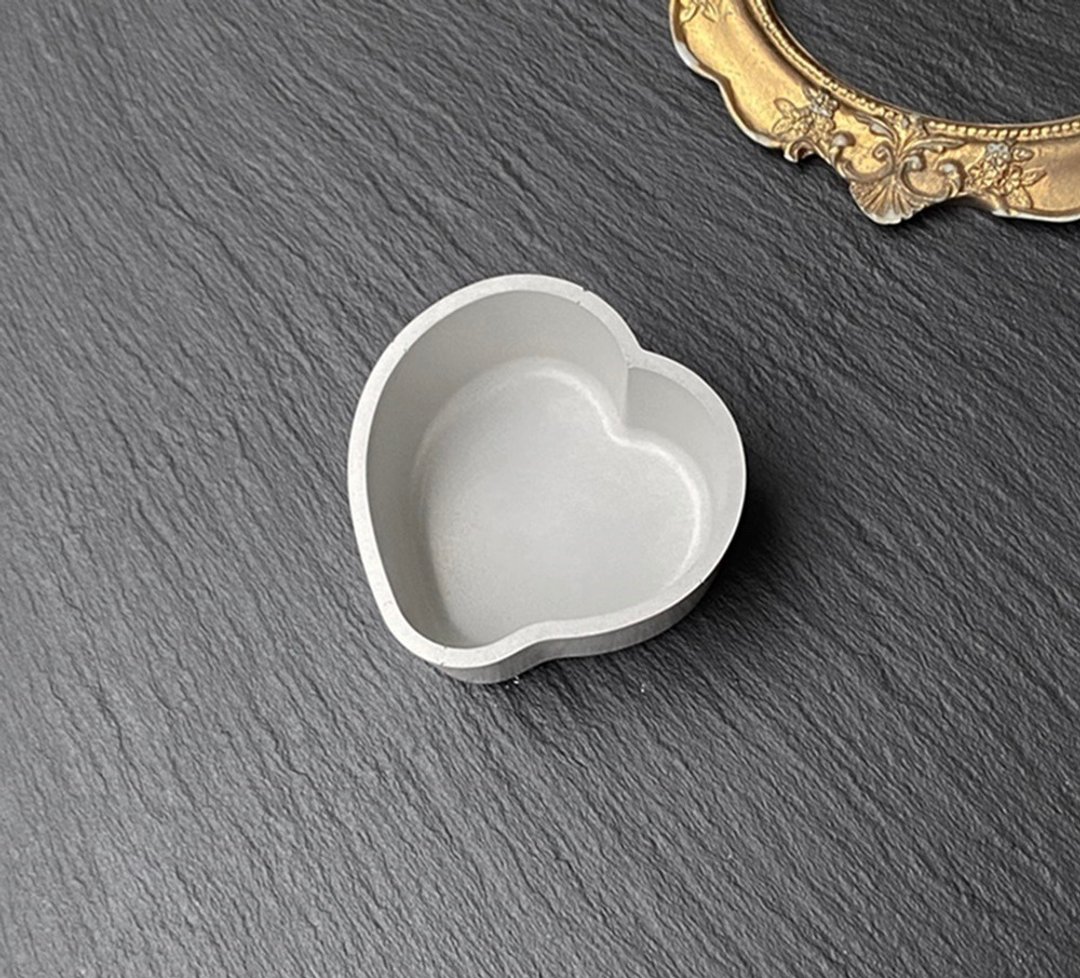 简约手作灰色爱心水泥饰品盒 收纳盒 收纳饰品 快速出货 - 摆饰 - 水泥 灰色