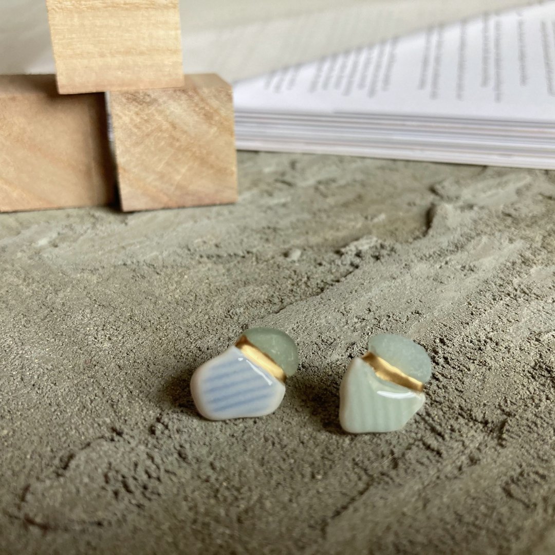 海玻璃 海陶器的金继 耳针/ 耳夹【薄荷绿色×浅蓝色】条纹 - 耳环/耳夹 - 不锈钢 绿色