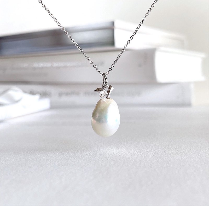 形状独特 却依然可爱的淡水珍珠 大颗西洋梨造型 坠饰项链 - 项链 - 珍珠 白色