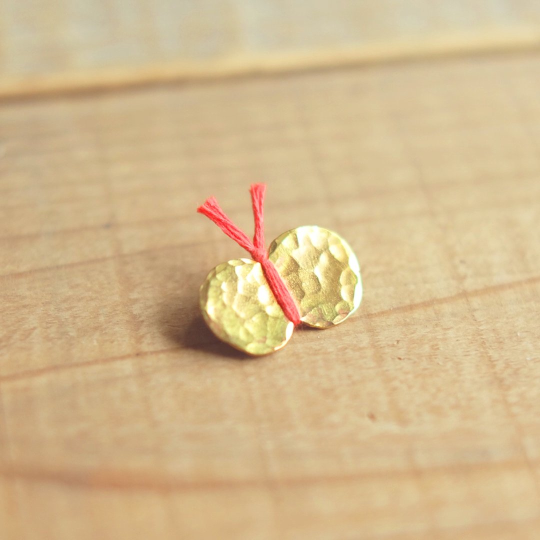Brass brooch butterfly B010-1 - 胸针 - 其他金属 金色
