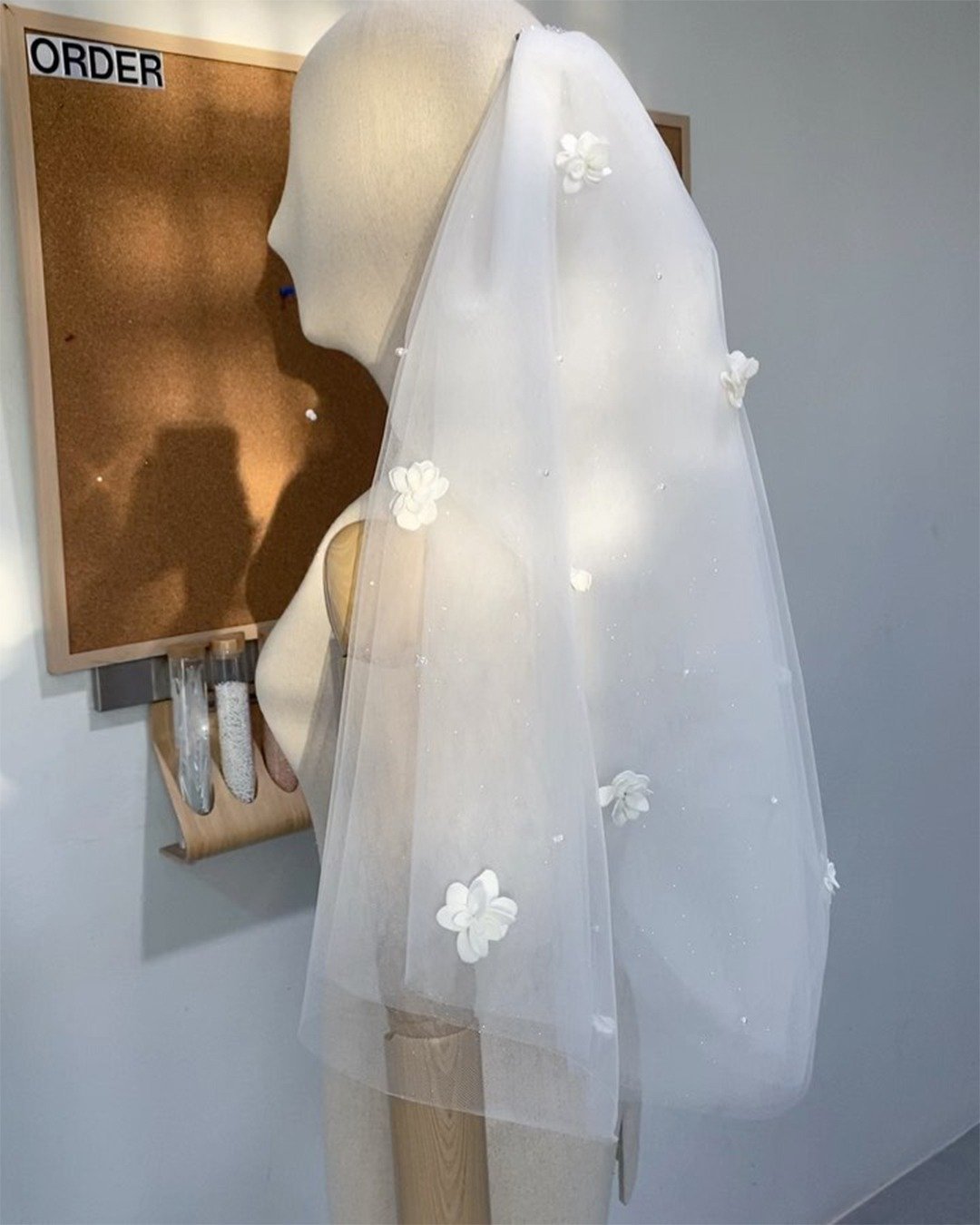 White Jasmine Wedding Veil - 发饰 - 聚酯纤维 白色