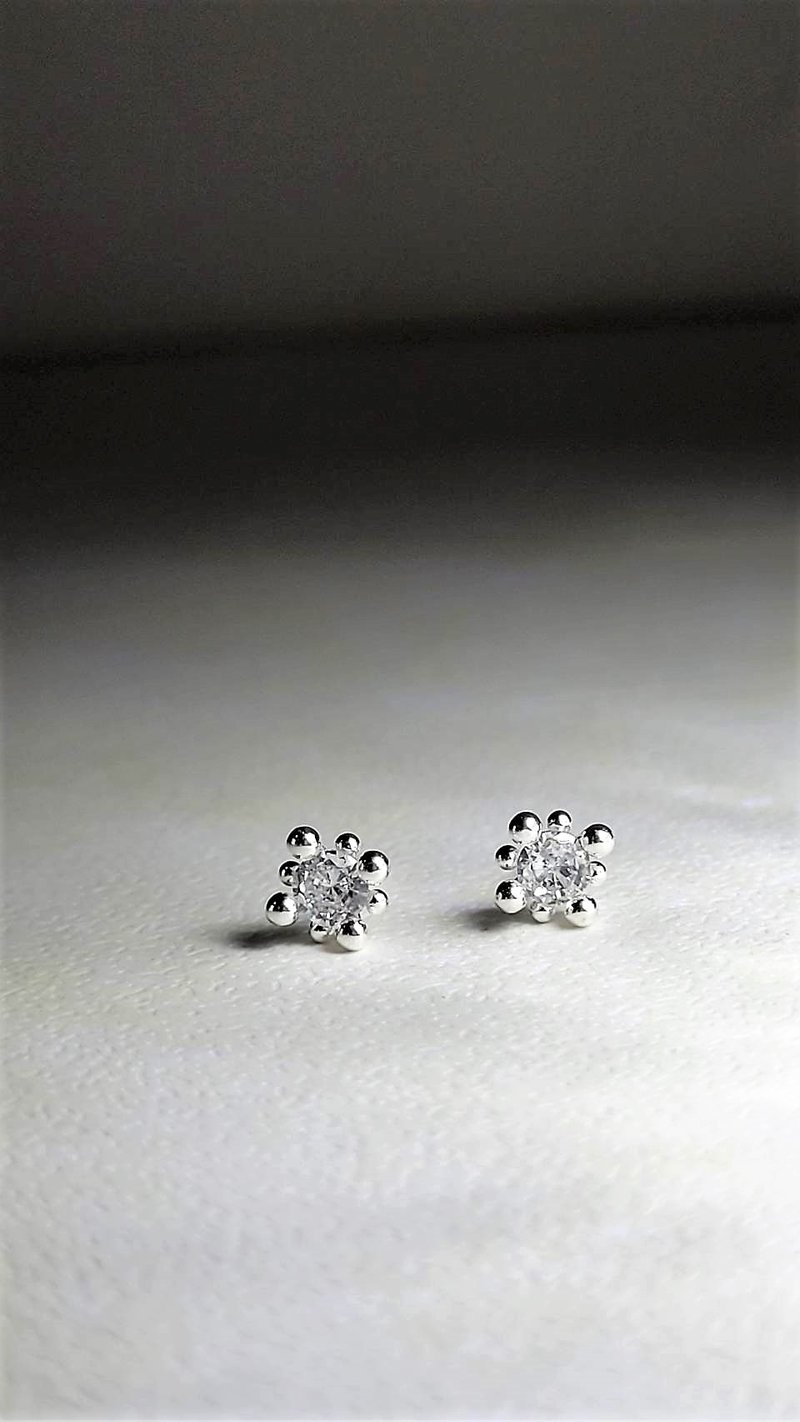 花 纯银气质简约/单钻耳环 - 耳环/耳夹 - 纯银 银色