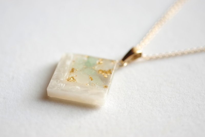 树脂艺术 方形坠饰・绿风嬉游 - 项链 - 树脂 绿色