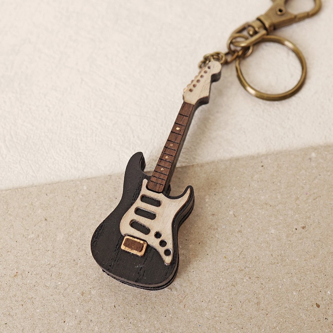黑色电吉他 Fender 仿真电吉他吊饰 钥匙圈 礼物 - 吊饰 - 木头 咖啡色