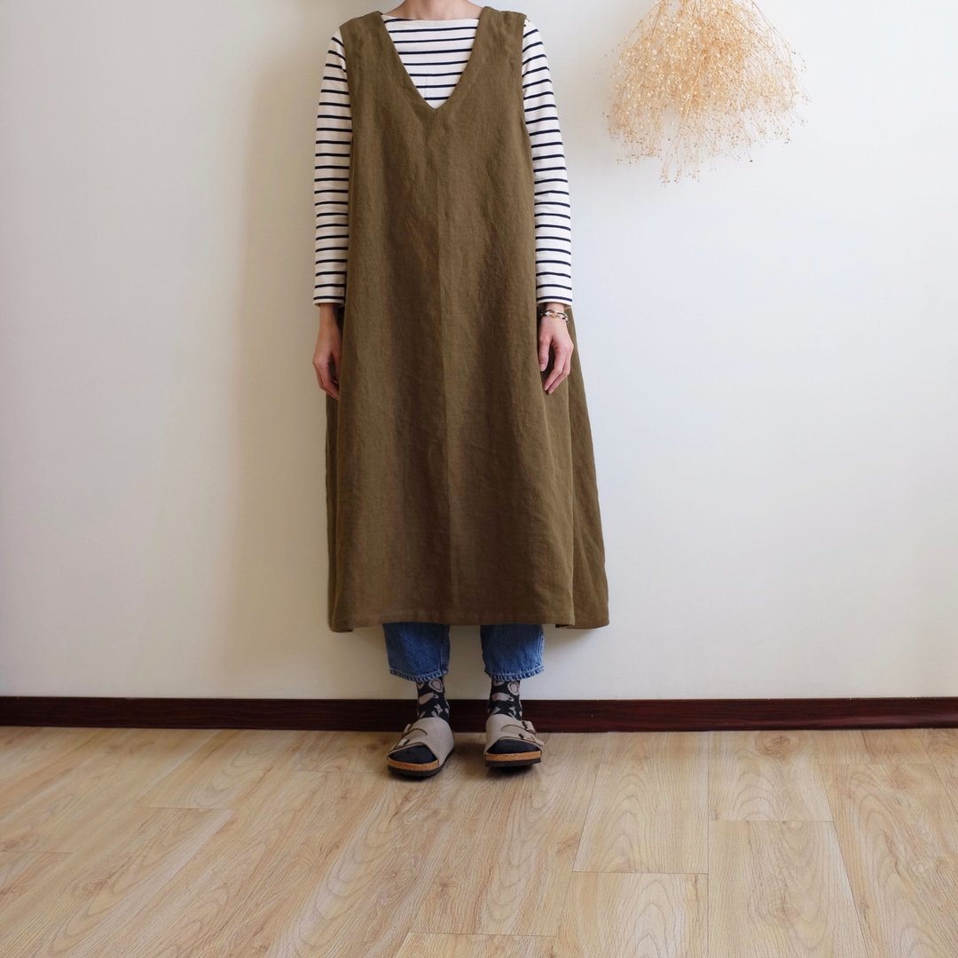 日常手作服 蕨绿色v领背心伞洋装 亚麻 - 洋装/连衣裙 - 棉 绿色