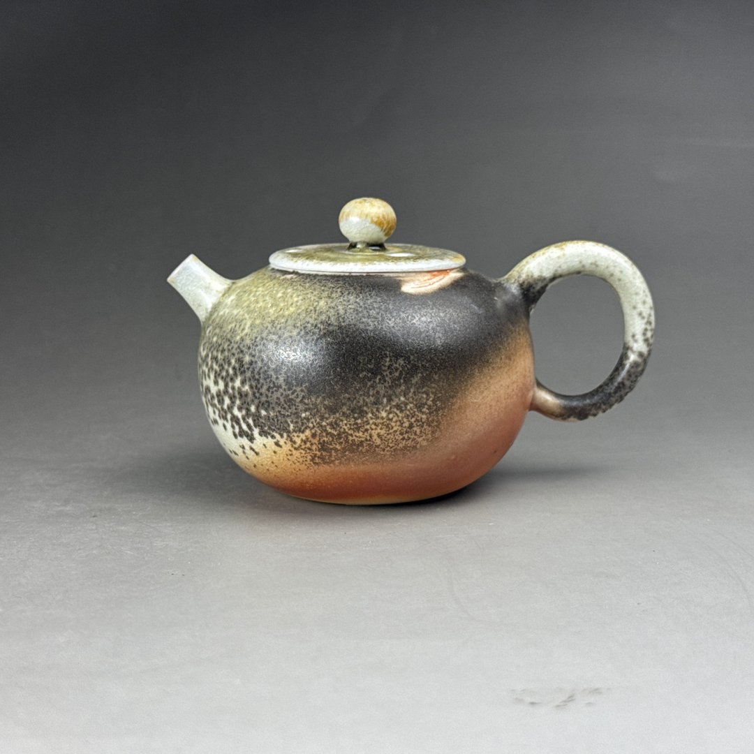 台湾名家周圣钧【柴烧】手拉坏柴烧壶003 - 茶具/茶杯 - 其他材质 卡其色