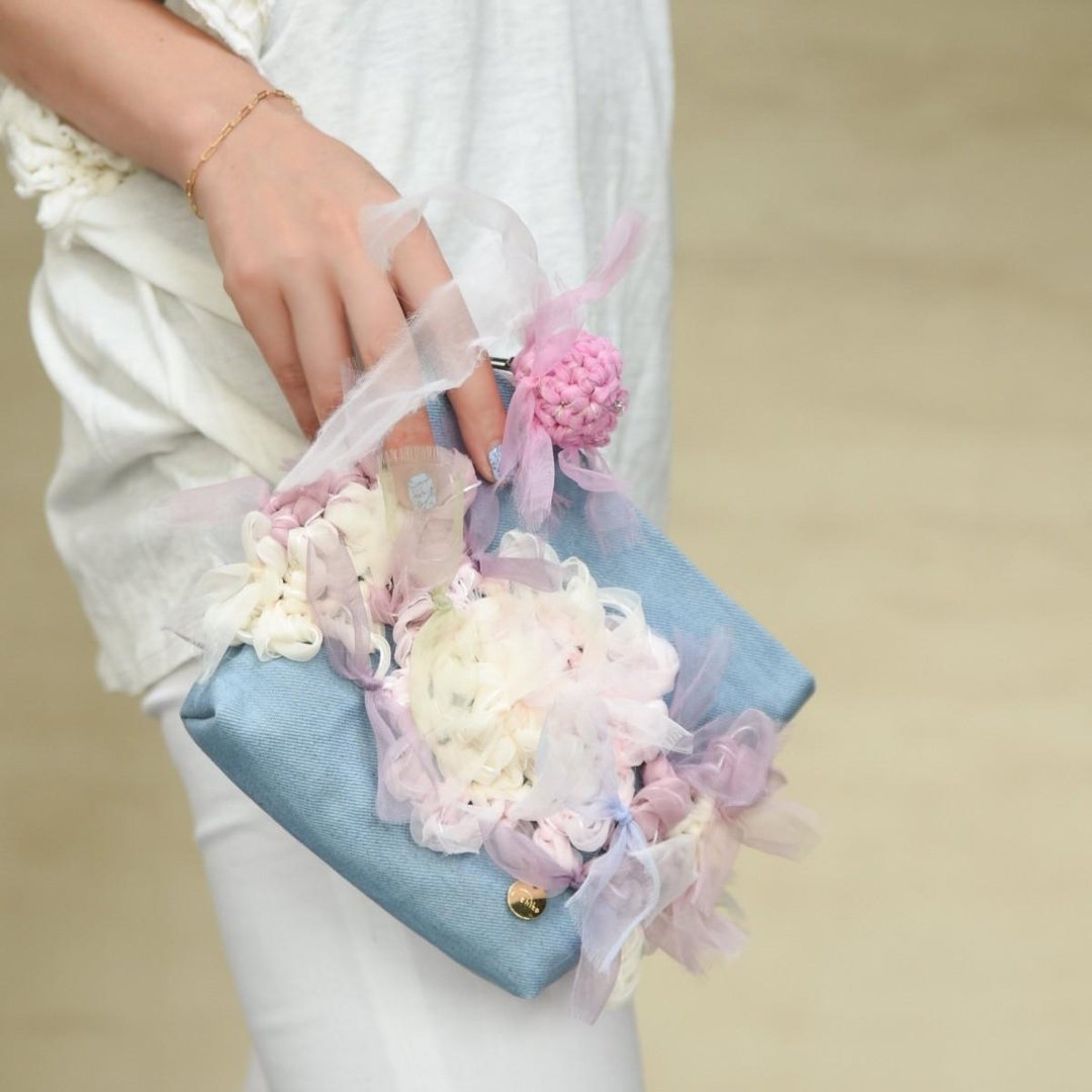 Blooming flower pouch || Girly Pastel - 化妆包/杂物包 - 其他材质 粉红色