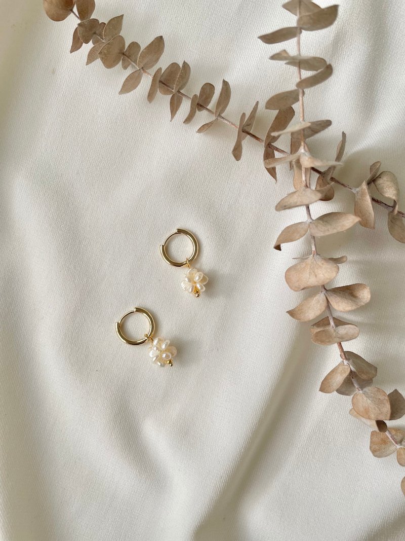 欧美风 天然珍珠耳环 珍珠雪球耳环 小 耳环 耳圈 - 耳环/耳夹 - 珍珠 白色