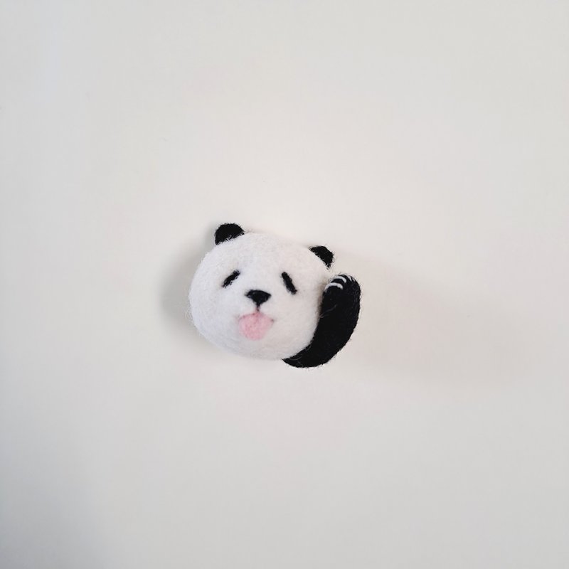 羊毛毡熊猫别针 熊猫系列 吐舌头 - 胸针 - 羊毛 黑色