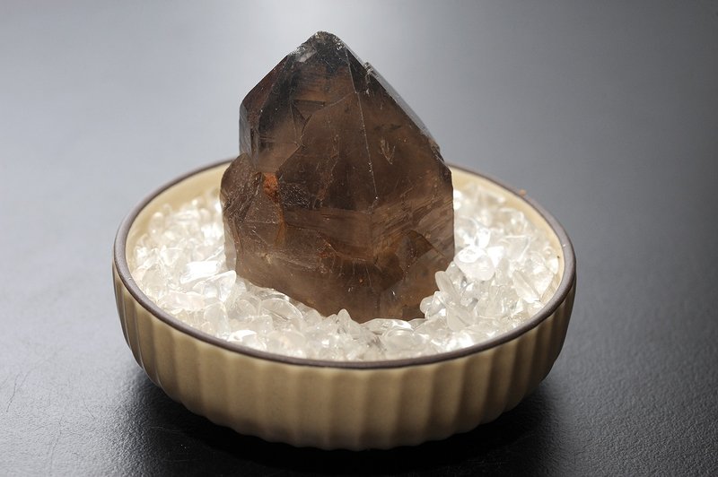 喜玛拉雅茶晶柱 烟晶柱/墨晶/天然水晶矿石/灵修/开运/招财/能量 - 摆饰 - 水晶 