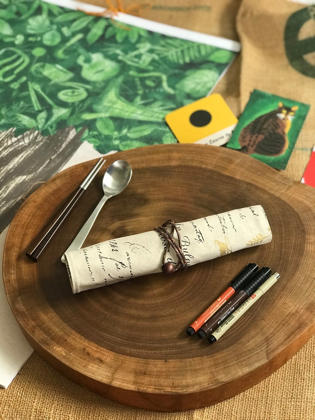 Weimom's 烫金交响情人梦 环保筷布卷  台湾制造手作良品 - 筷子/筷架 - 棉 卡其色