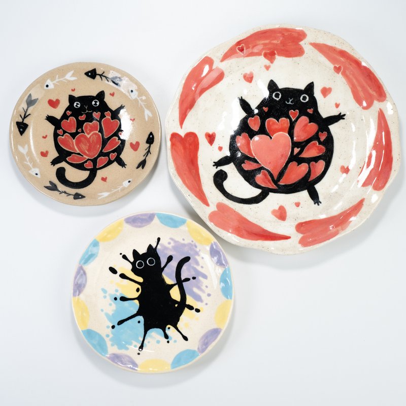 俏皮黑猫饰品餐具 Kitty's Love 装饰托盘手工陶器 - 盘子/餐盘/盘架 - 陶 金色