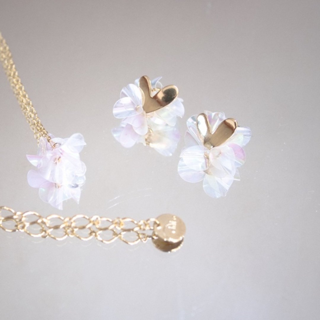 Christmas coffret frill clear flower bloom frill heart coffret | 18kgp - 耳环/耳夹 - 其他材质 透明