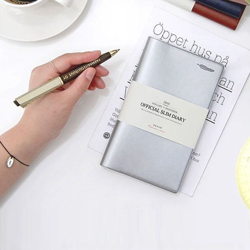 Indigo 经典皮革随身周志(无时效)-银河,IDG74457 - 年历/台历 - 纸 银色