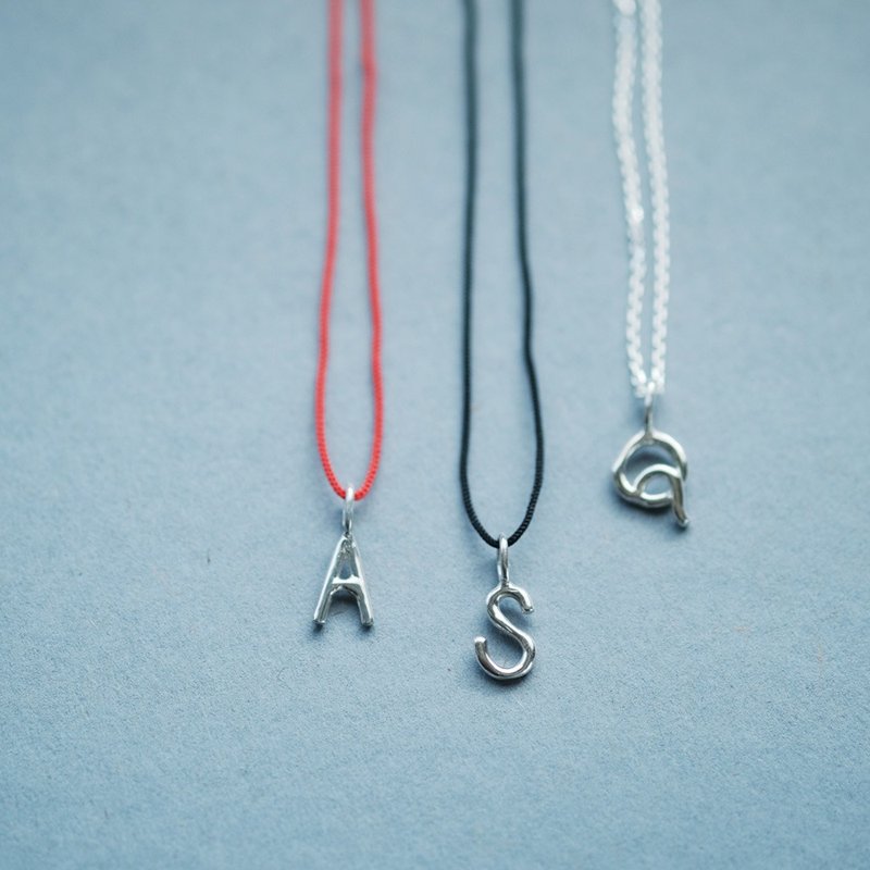 手写风格 姓名缩写 字母 项链 纯银925 - 项链 - 其他金属 银色
